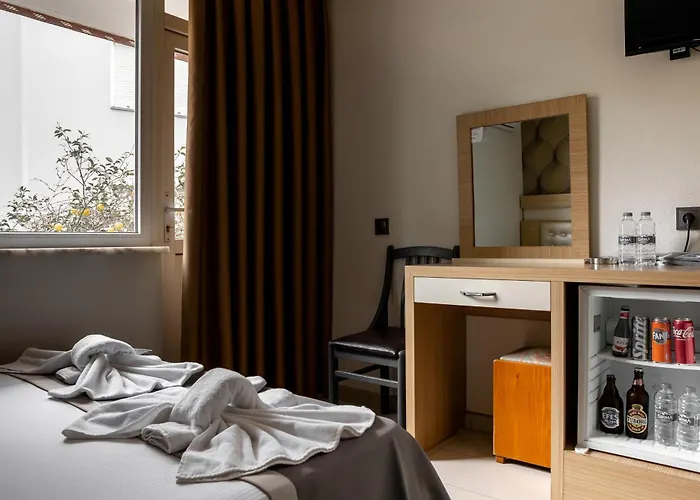 Standard Queen Room