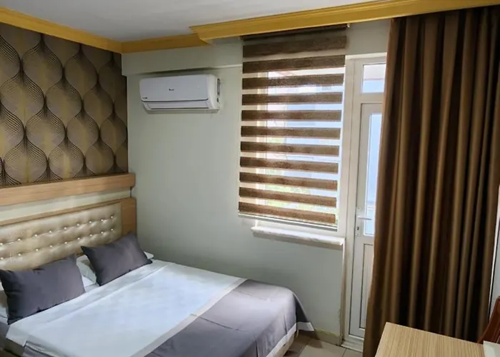 Standard Queen Room